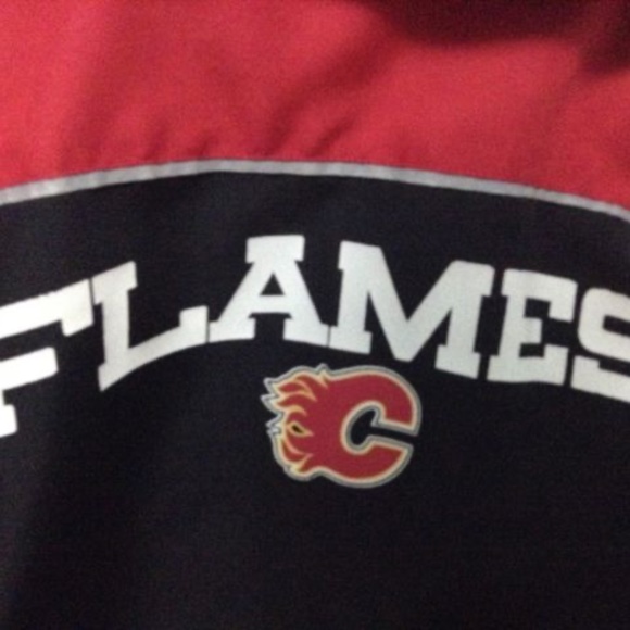 Calgary Flames Jacket - Picture 4 of 5